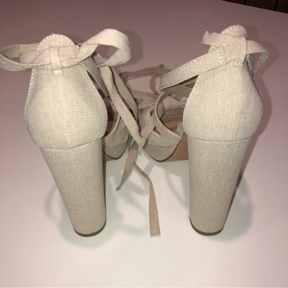 Shoe Dazzle Heeled Sandals Wraparound Size 7.5 Tan Color - Picture 6 of 9